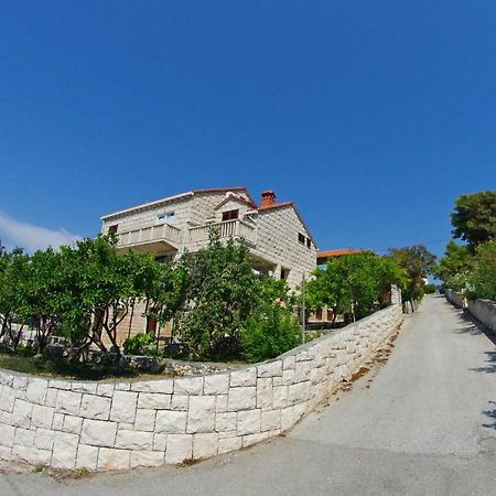 Large And Charming Apartment Near Beach With Big & Sunny Terrace Sumartin Esterno foto
