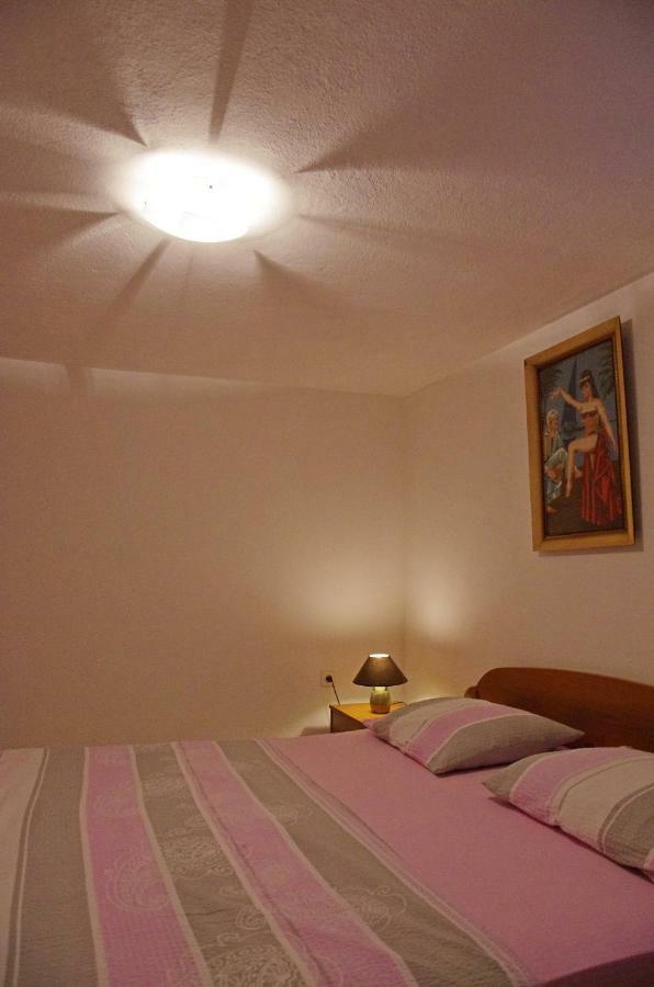 Large And Charming Apartment Near Beach With Big & Sunny Terrace Sumartin Esterno foto