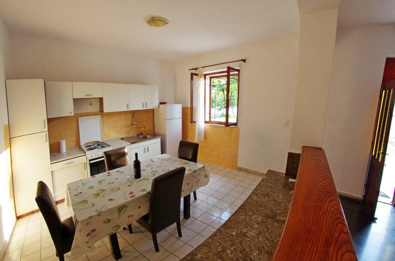 Large And Charming Apartment Near Beach With Big & Sunny Terrace Sumartin Esterno foto